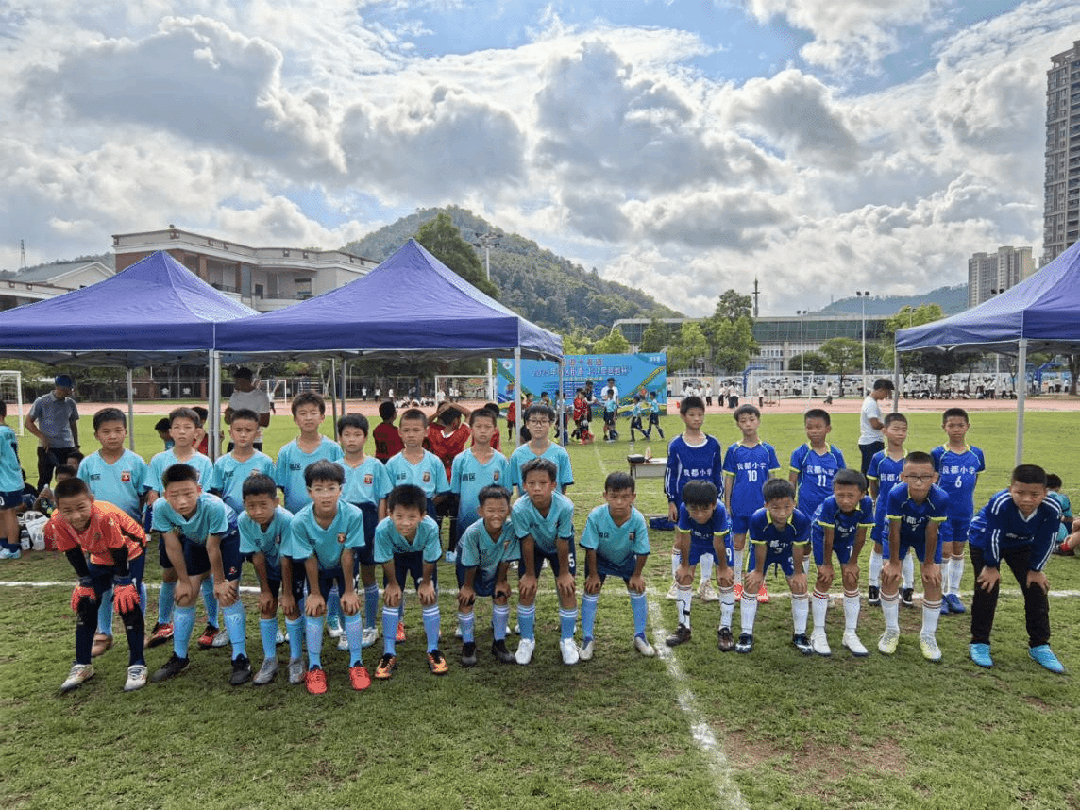 运动员们在比赛中展现了顶尖水平和团队默契