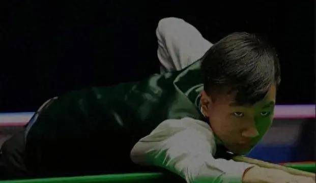 球队实力出众，赢得全场喝彩