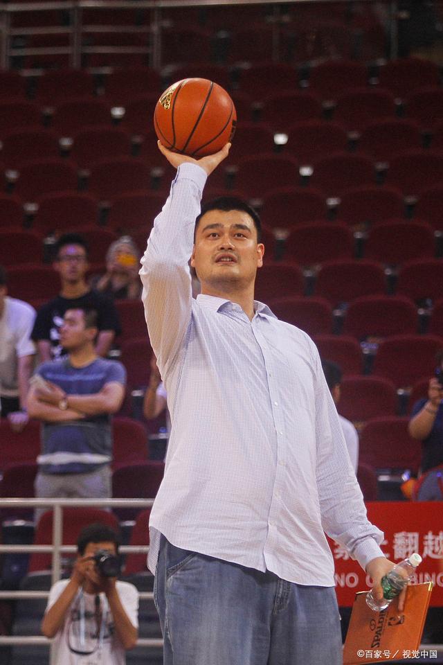 球员状态高涨，表现出色赢得掌声的简单介绍