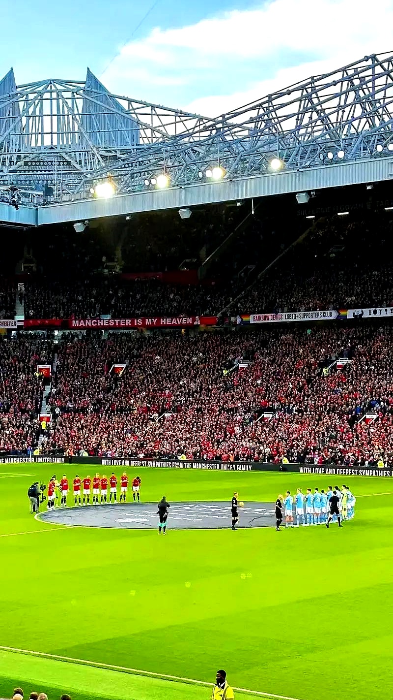 关于曼联主场大胜，追赶领跑势头的信息