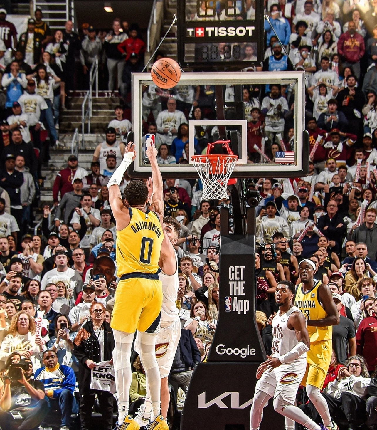 米切尔入主首秀,爵士战胜黄蜂终结三连败 米切尔入主首秀,爵士战胜黄蜂终结三连败