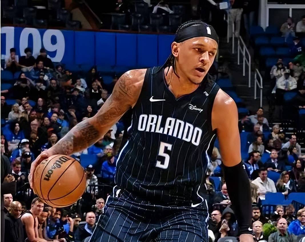 米切尔入主首秀,爵士战胜黄蜂终结三连败 米切尔入主首秀,爵士战胜黄蜂终结三连败