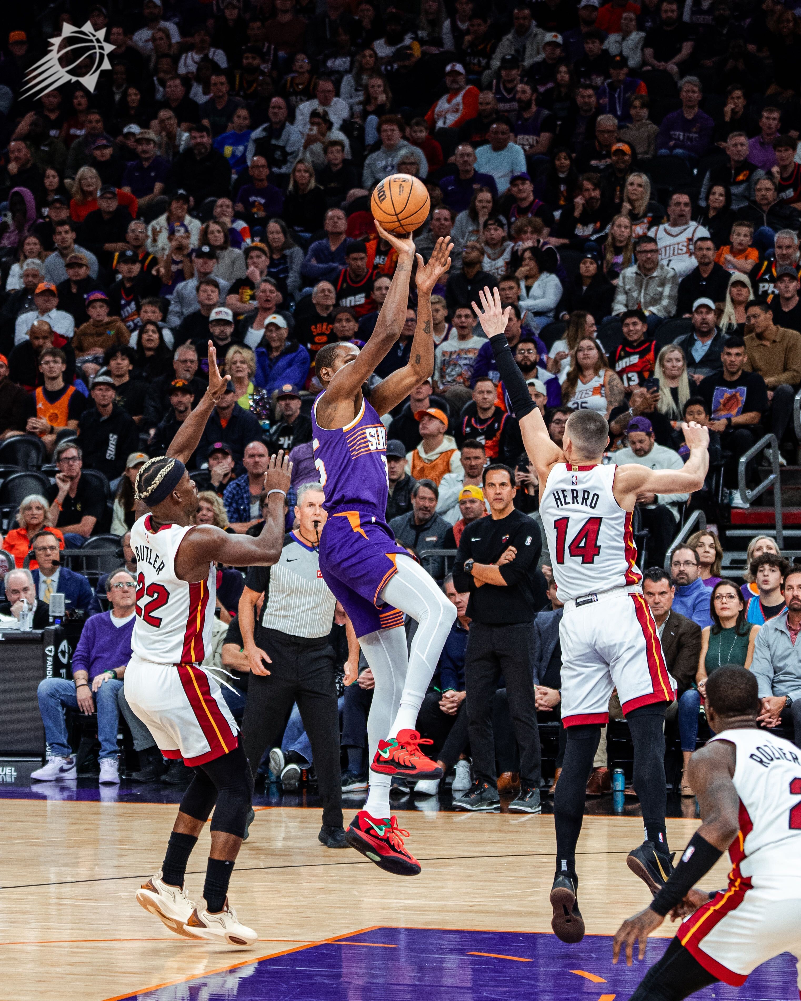 热火主场战胜篮网,取得四连胜 热火主场战胜篮网,取得四连胜