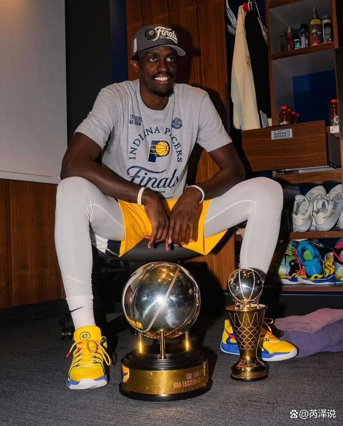 篮球巨星斩获赛场MVP称号 篮球巨星斩获赛场MVP称号