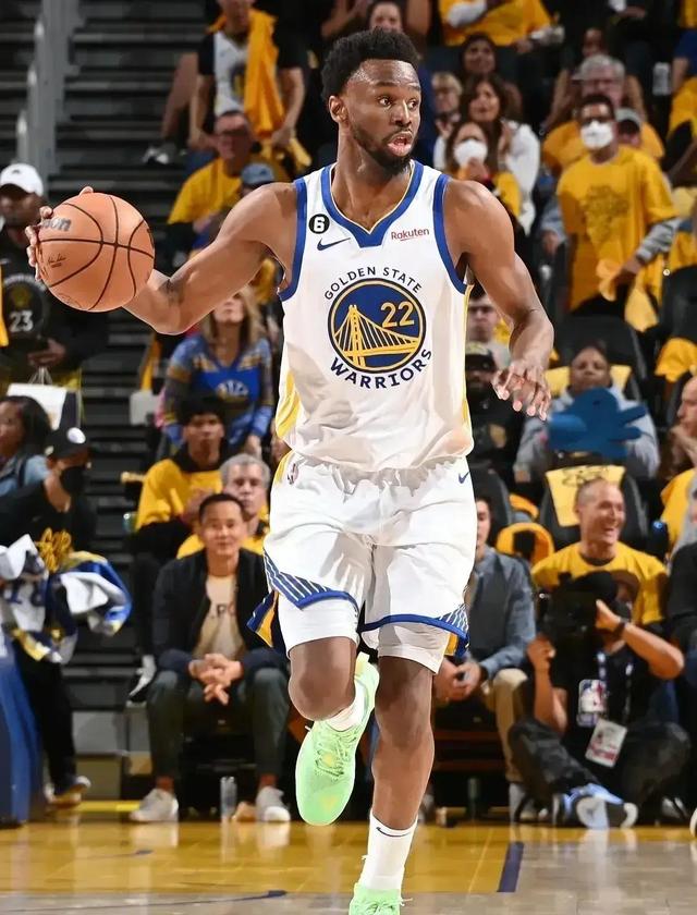 关于勇士再胜骑士，取得五连胜的信息